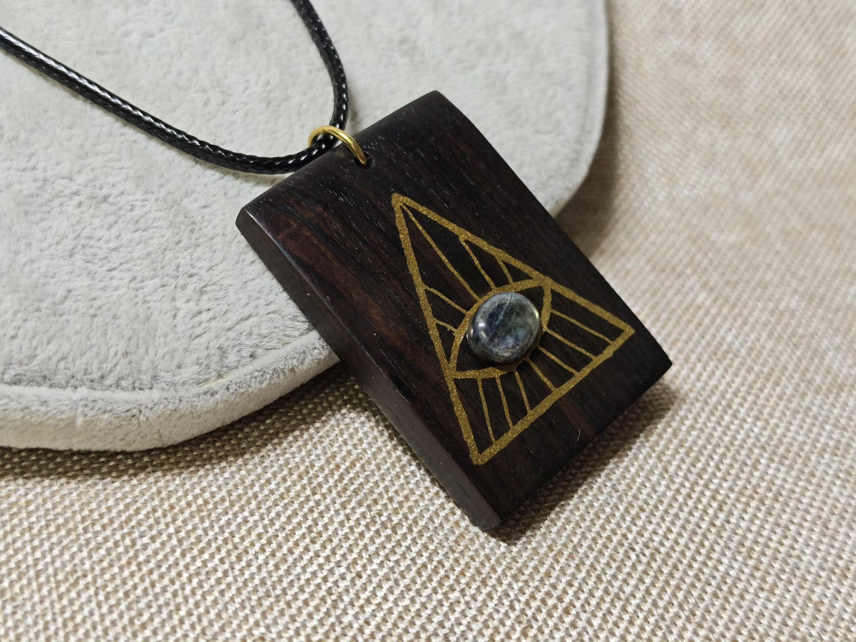 Ebony Inlaid Eye Pendant Labradorite