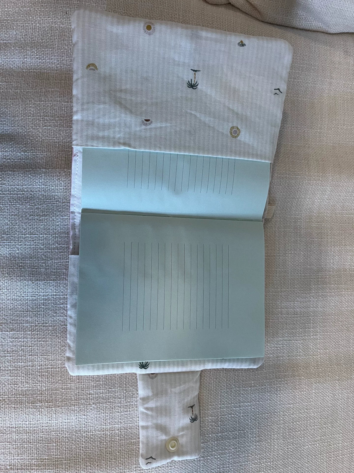 Copertina per quaderno A6 in tessuto rosa a pois, fatta a mano
