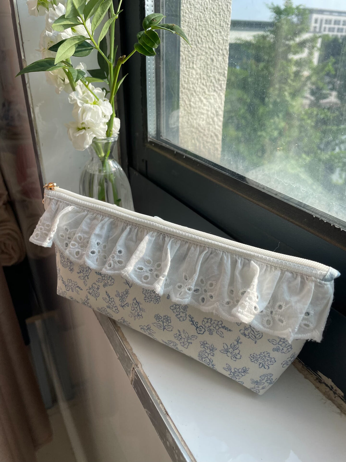 Baumwoll-Federmappe mit blauem Blumenmuster