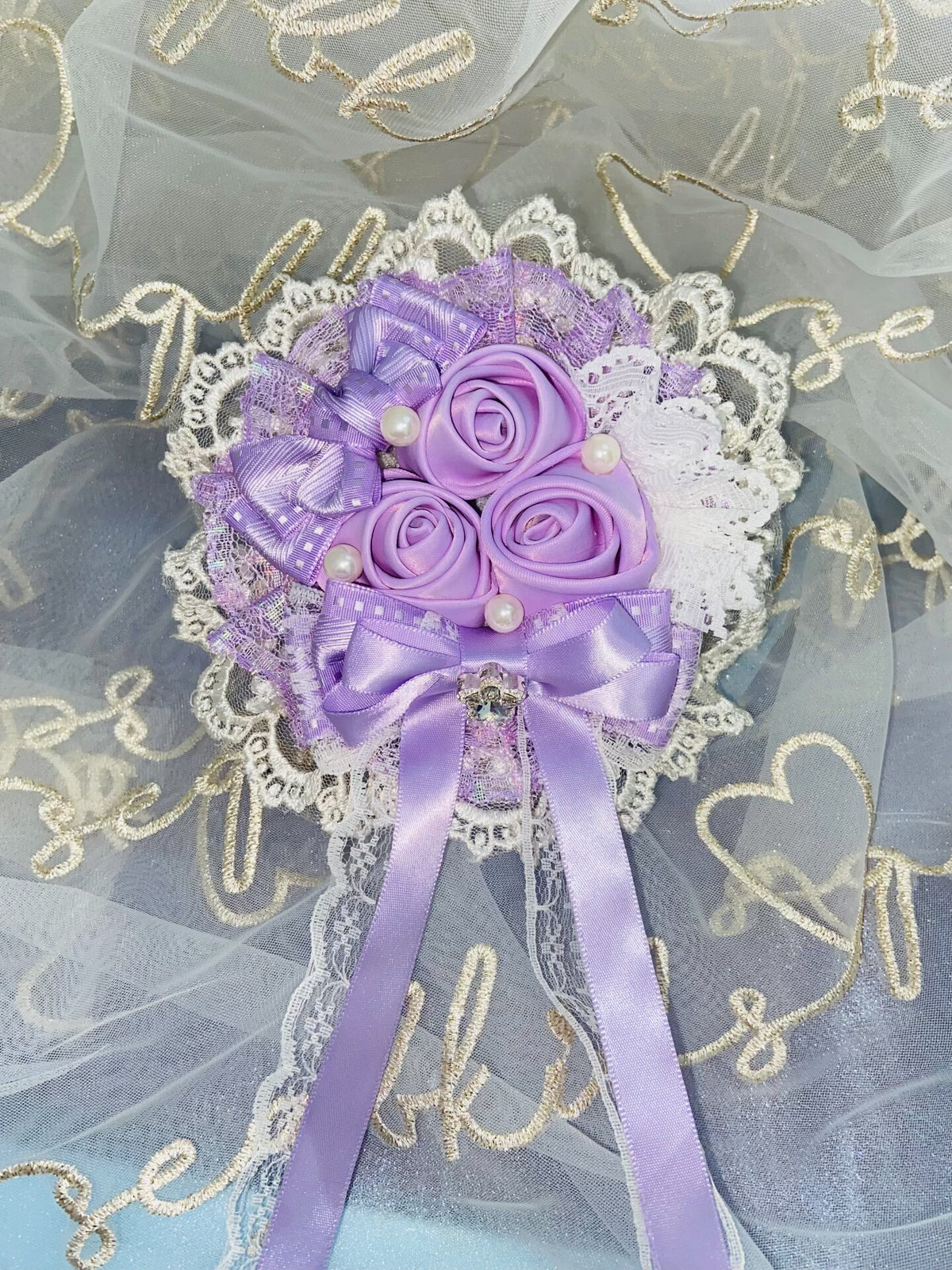 Mola de Cabelo em Renda com Rosas de Cetim Roxas