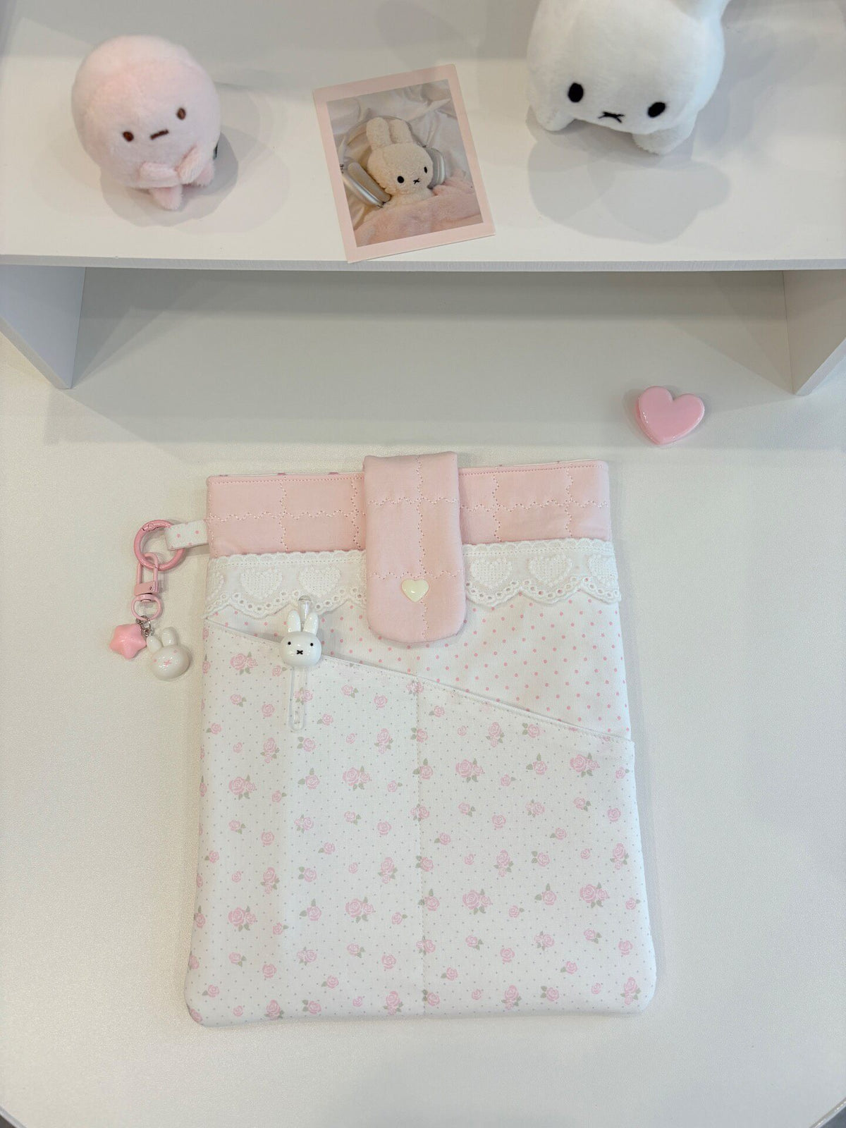 Bolsa Artesanal Acolchoada Floral para Leitor Eletrónico e Caderno