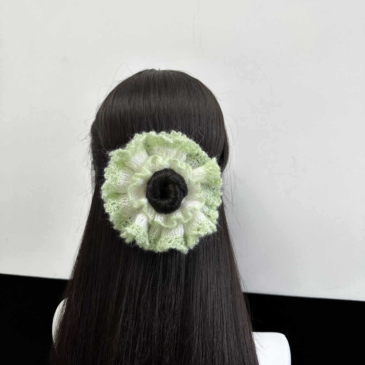 Scrunchie de Cabelo em Croché Feito à Mão Verde-Menta com Folhos