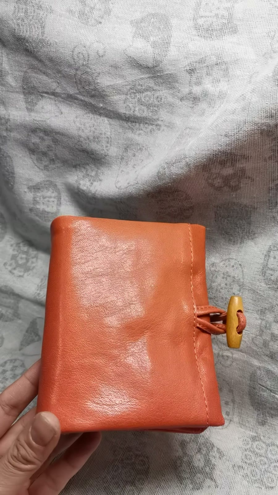 A7 planner cover van geitenleer grapefruit rood