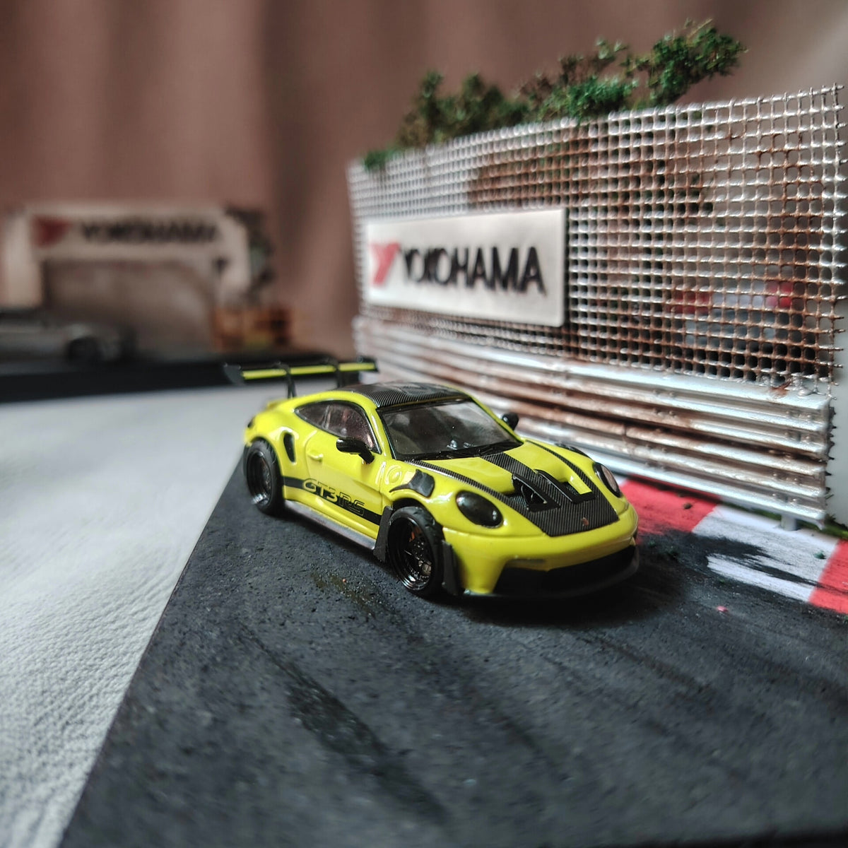 Diorama-Rennstrecke-Basis für Modellautos Maßstab 1:64