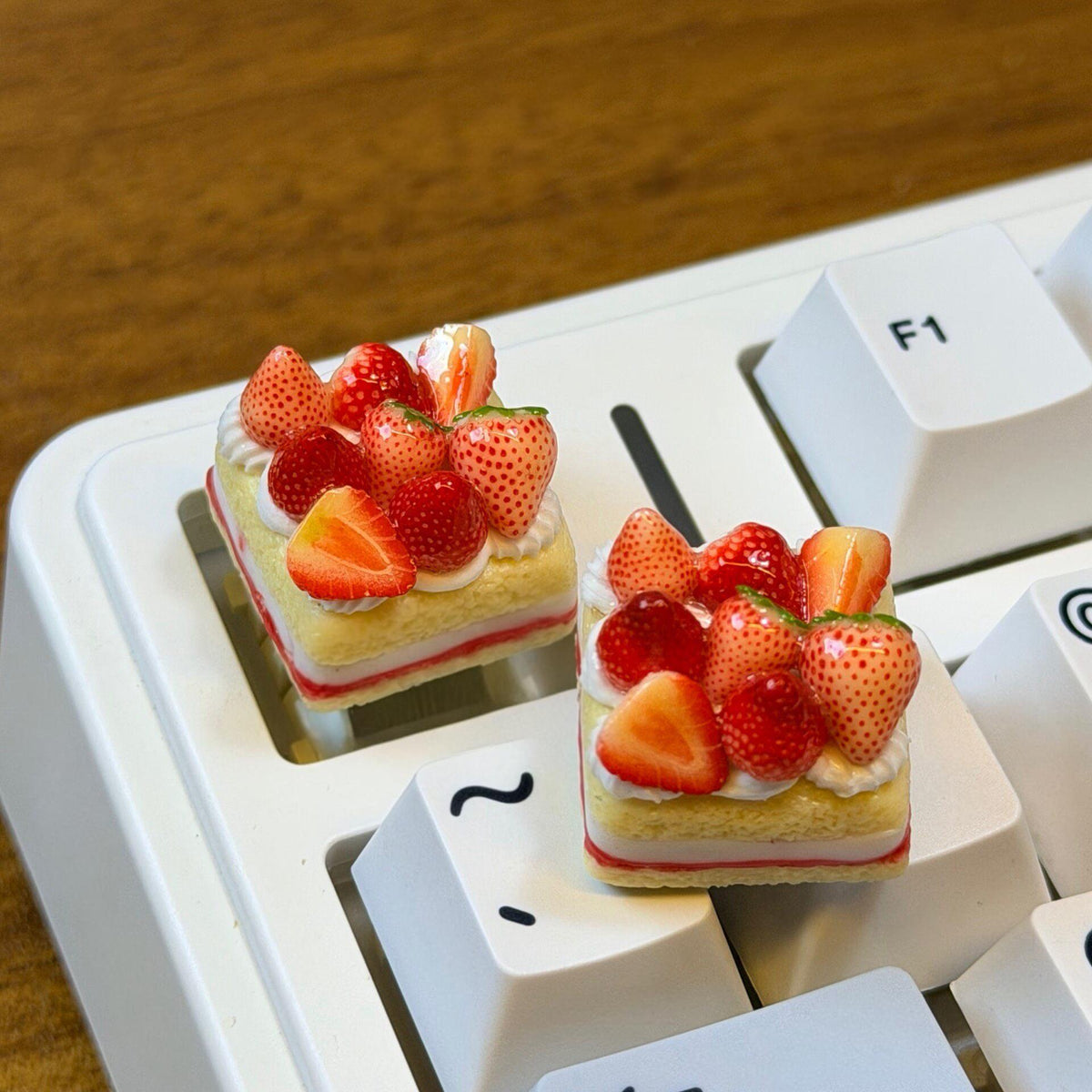 Strawberry Duo Duo 1u Resin Keycap