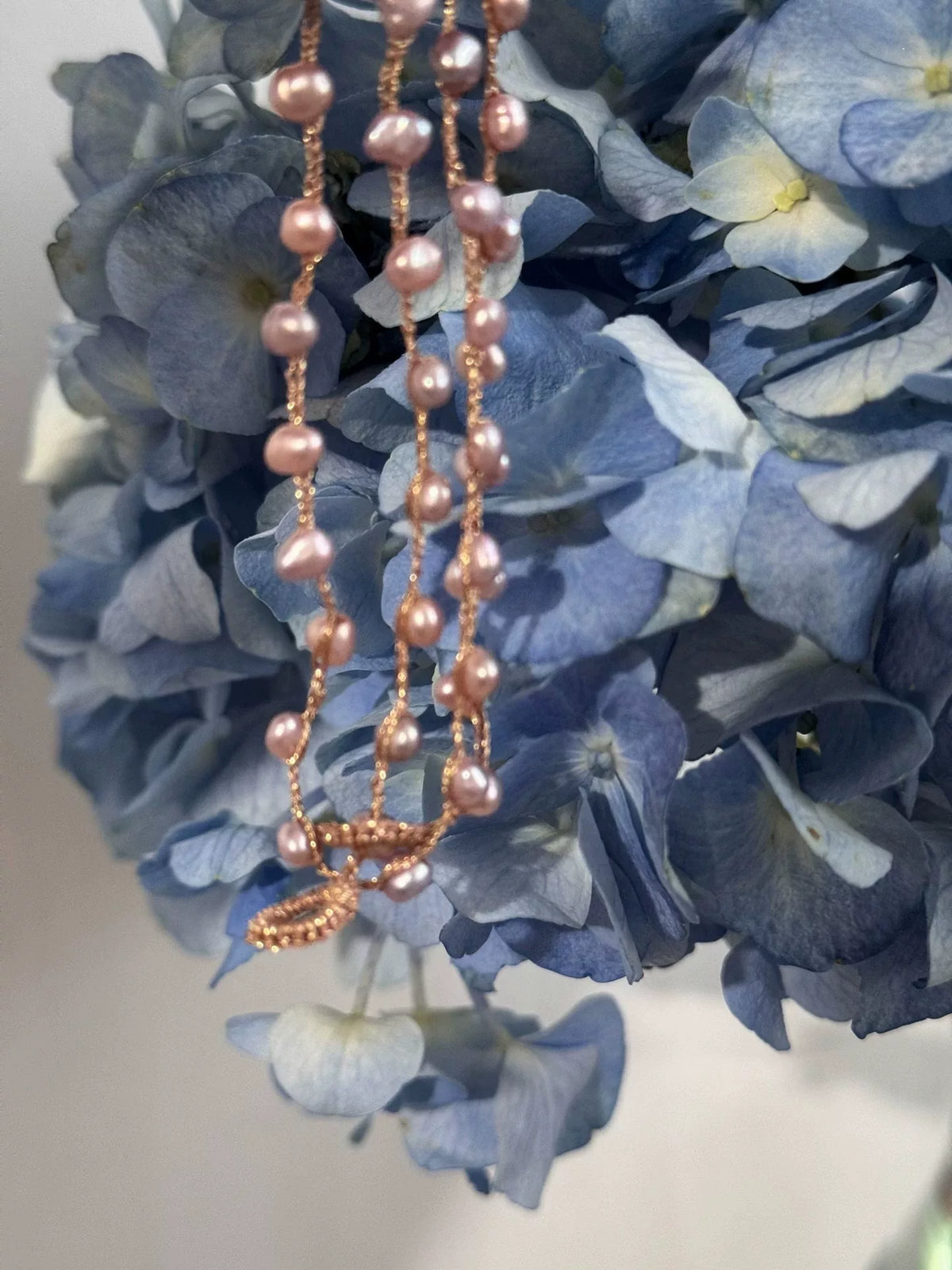 Bracciale all'uncinetto con perle d'acqua dolce fatto a mano