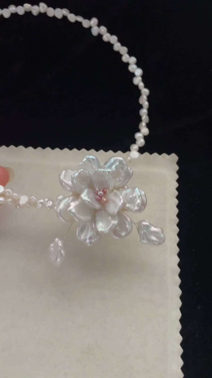 Natural Pearl Floral Baroque Choker
