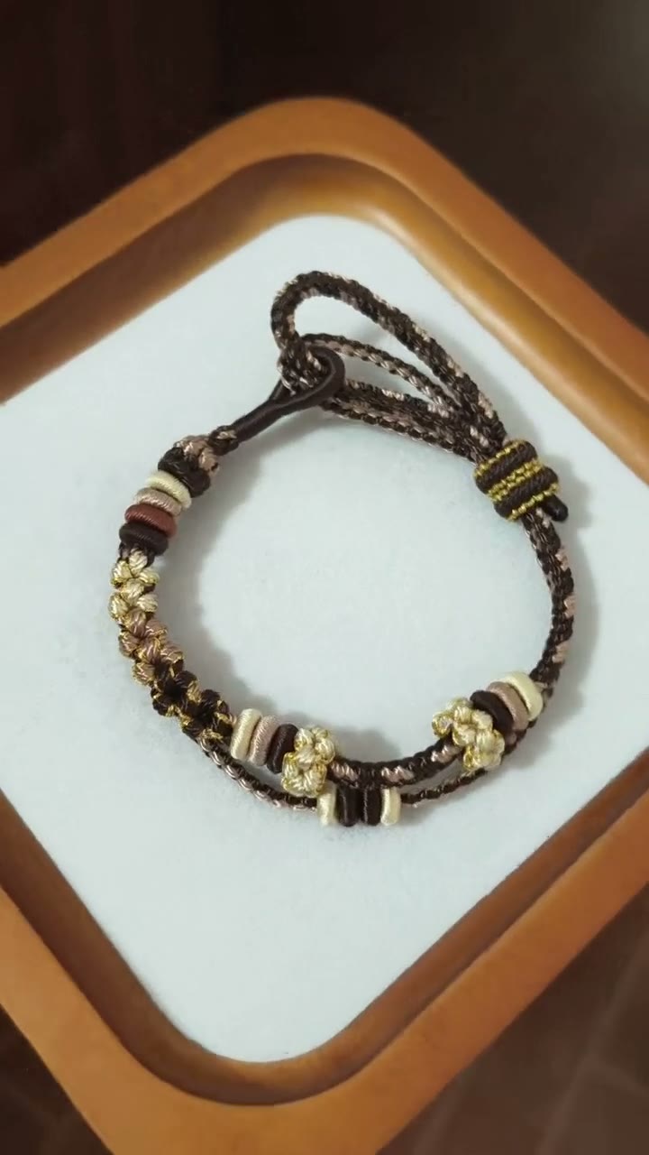 Pulseira de Cordão Tecido à Mão Castanho Creme Florais