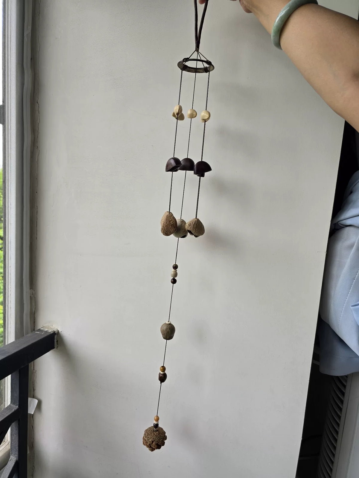 Handgefertig natürliches Windspiel aus Kokosnussschale, 90cm