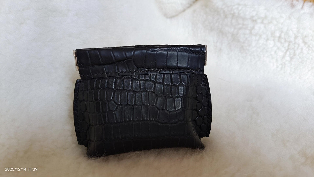1004014741581 - Image 1