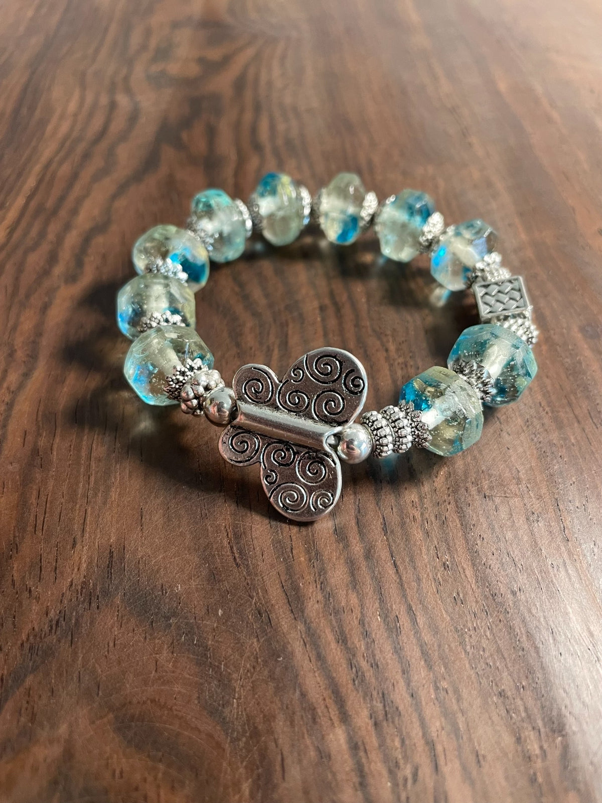 Blue Floating Flower Faceted Bead Stretch Bracelet