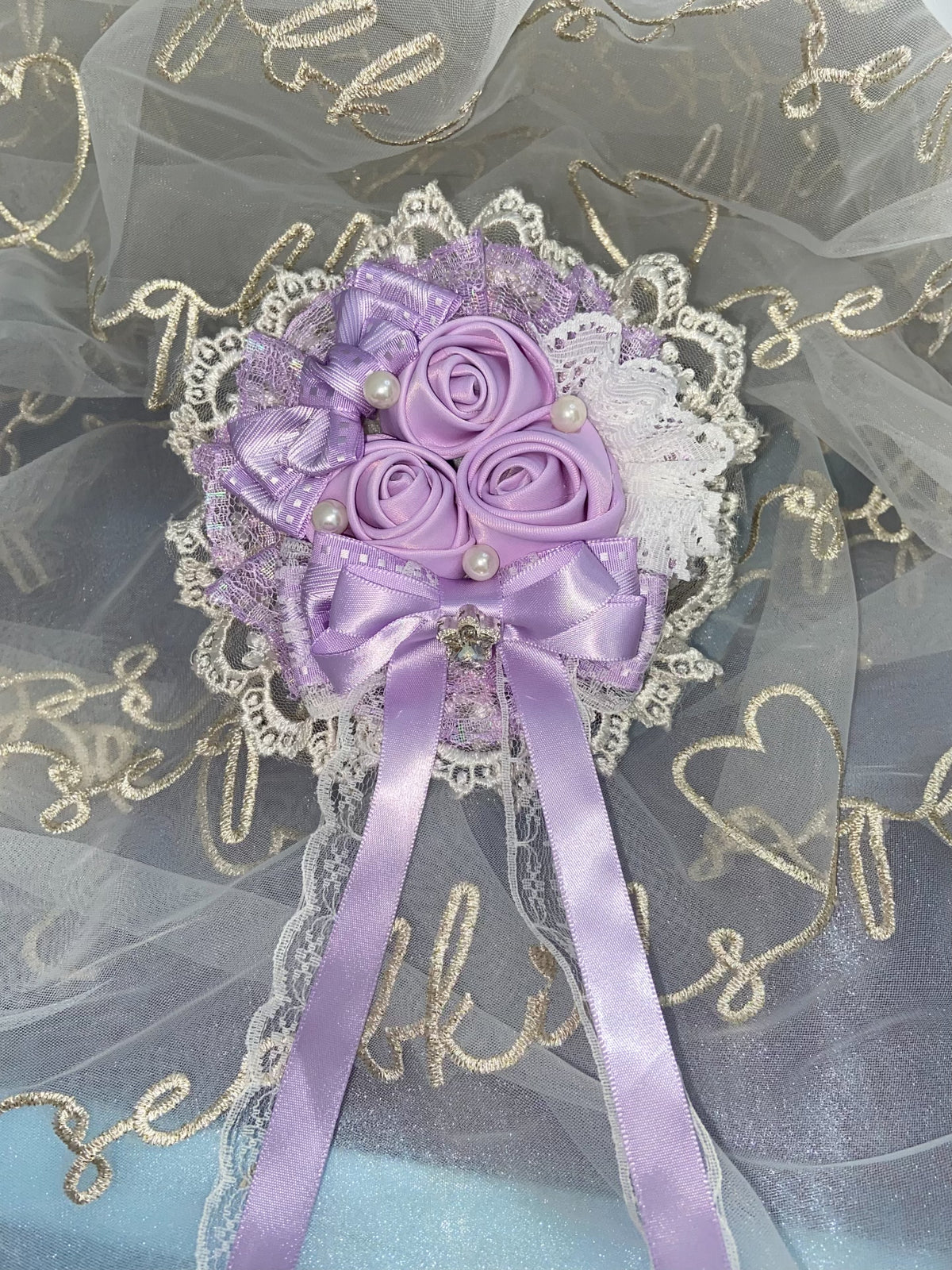 Mola de Cabelo em Renda com Rosas de Cetim Roxas
