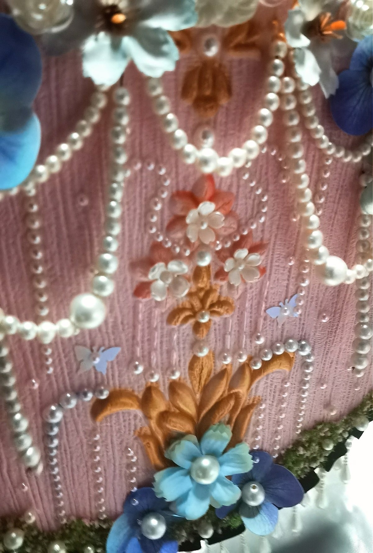 Rococo Pearl Flower Relief Wall Hanging