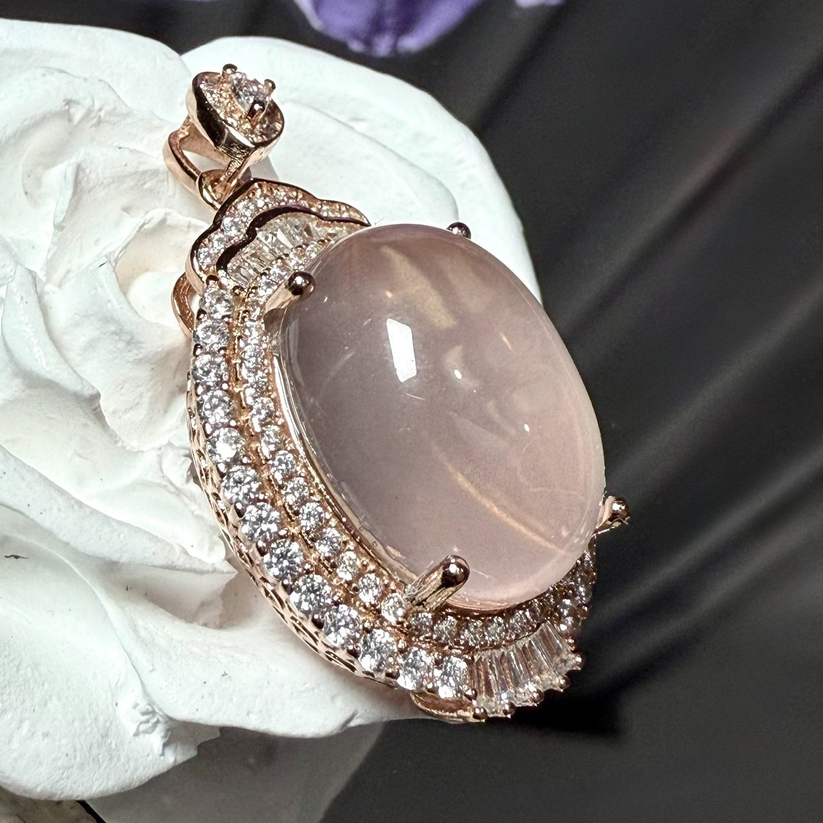 Pendentif quartz rose cabochon argent plaqué or rose