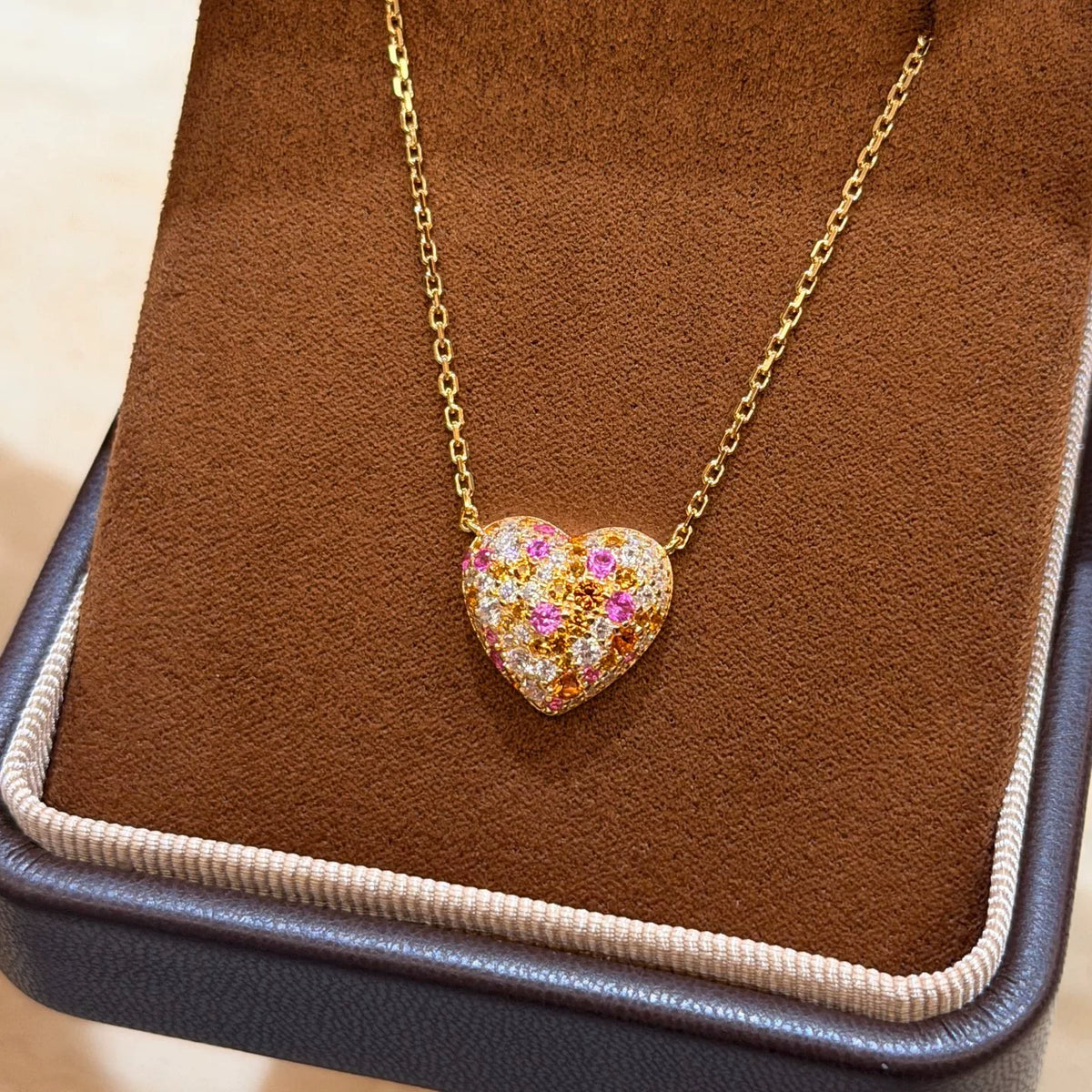 Collar de Corazón con Gradiente Rosa en Plata S925