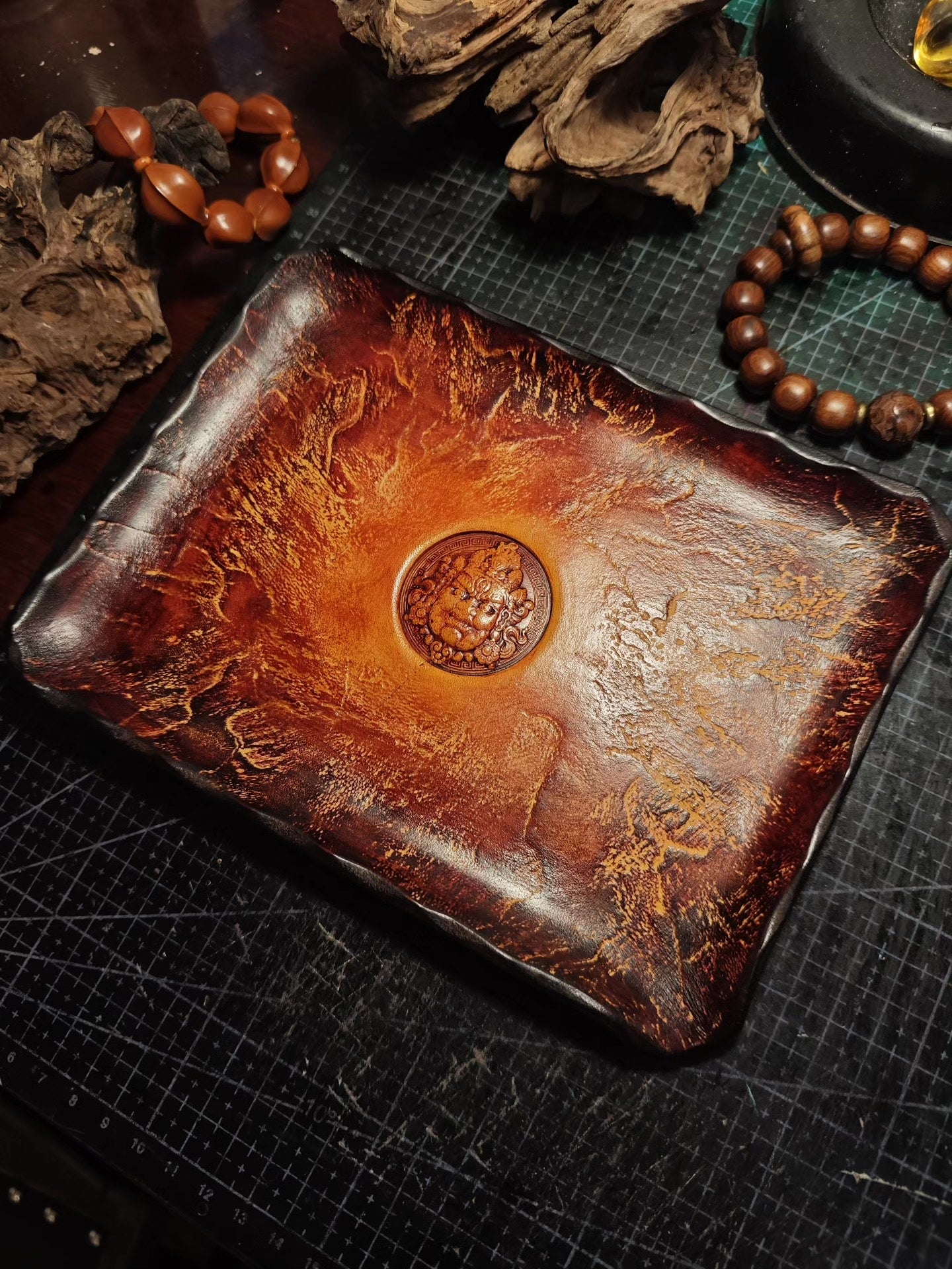 4mm Top-Grain Cowhide Leather Tray with Embossed Face Design, 15x20cm