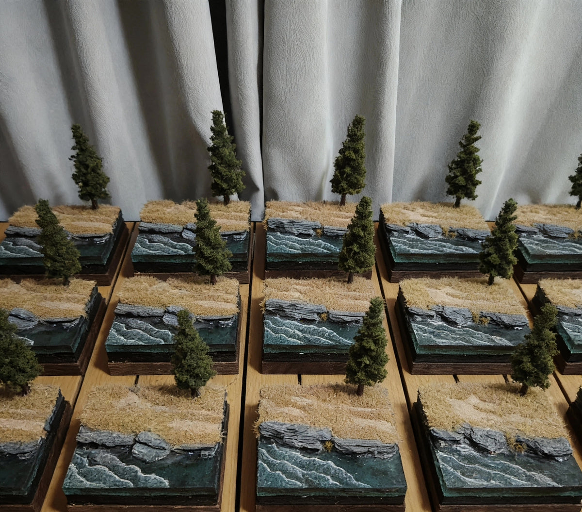 Diorama de Penhasco Costeiro em Escala 1:64