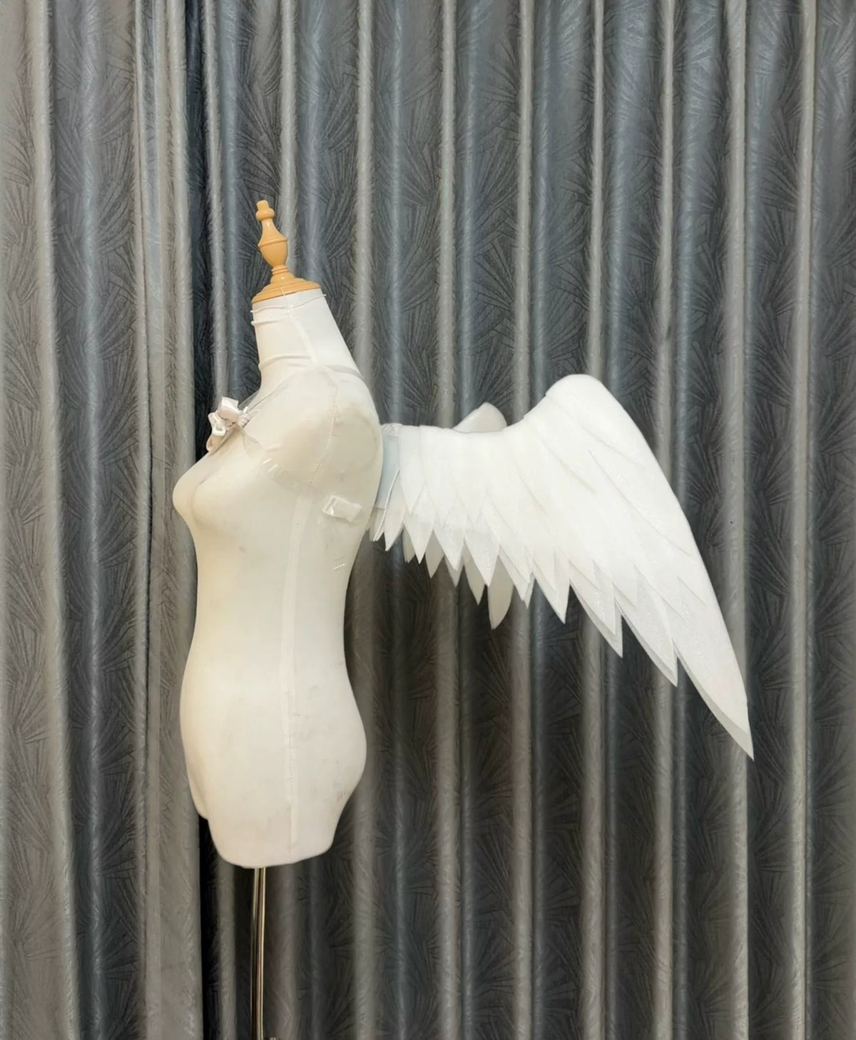 Alas blancas de disfraz de ángel