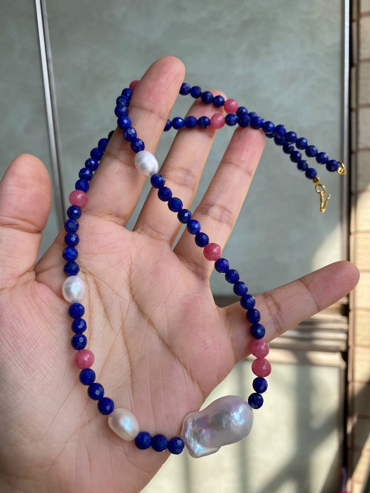 Collana in lapislazzuli, rodocrosite e perle d'acqua dolce