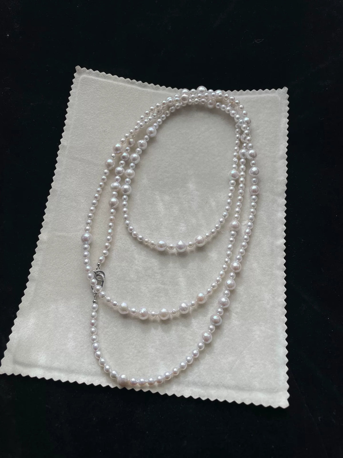 Long Graduated White Pearl Sweater Chain