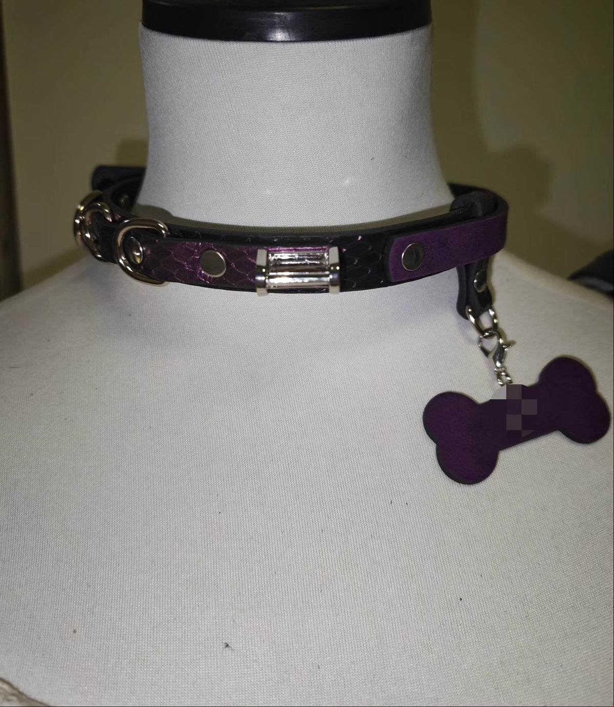 Handcrafted Leather Choker with Bamboo Grain