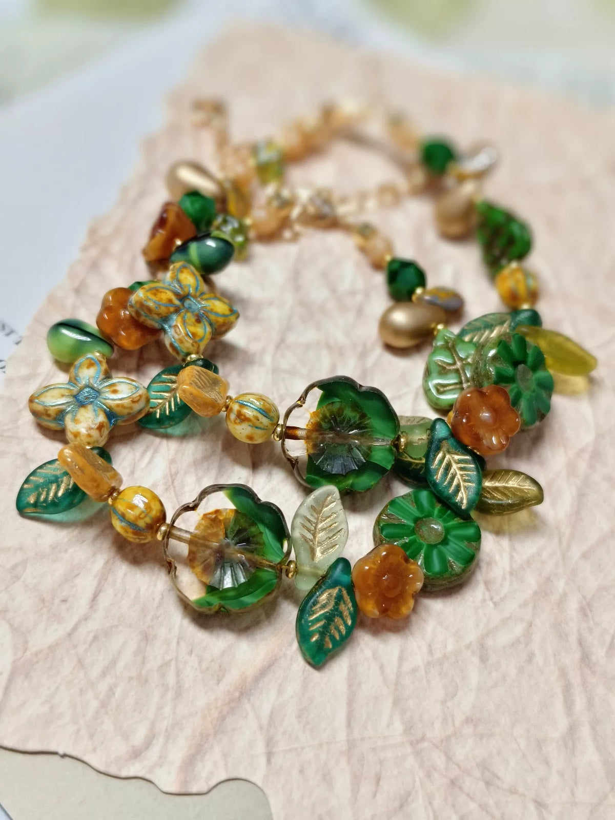Pulseira de Contas de Vidro Checo Verde Floral