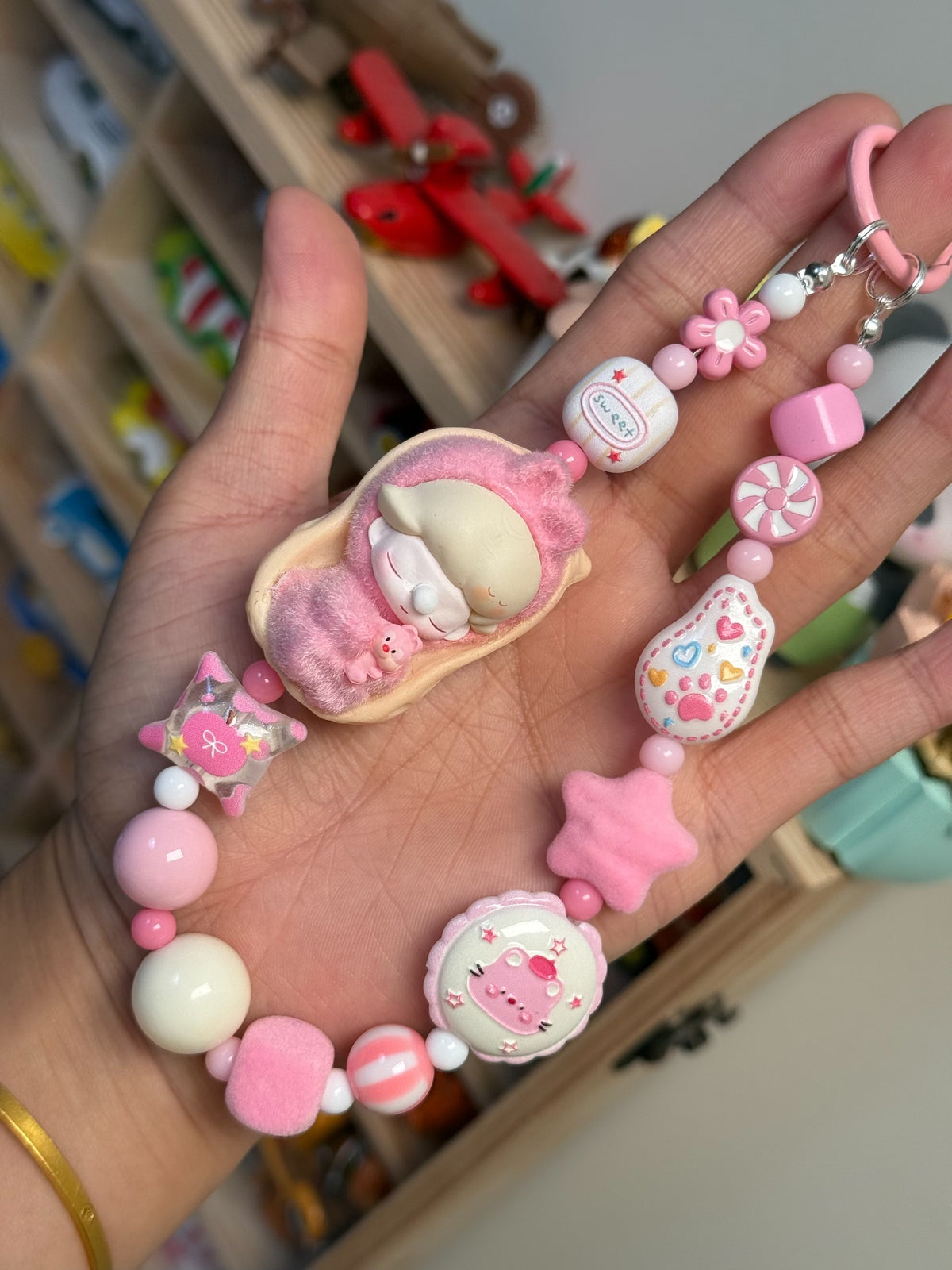 ピンクのビーズスマホチェーン バッグチャーム キーリング