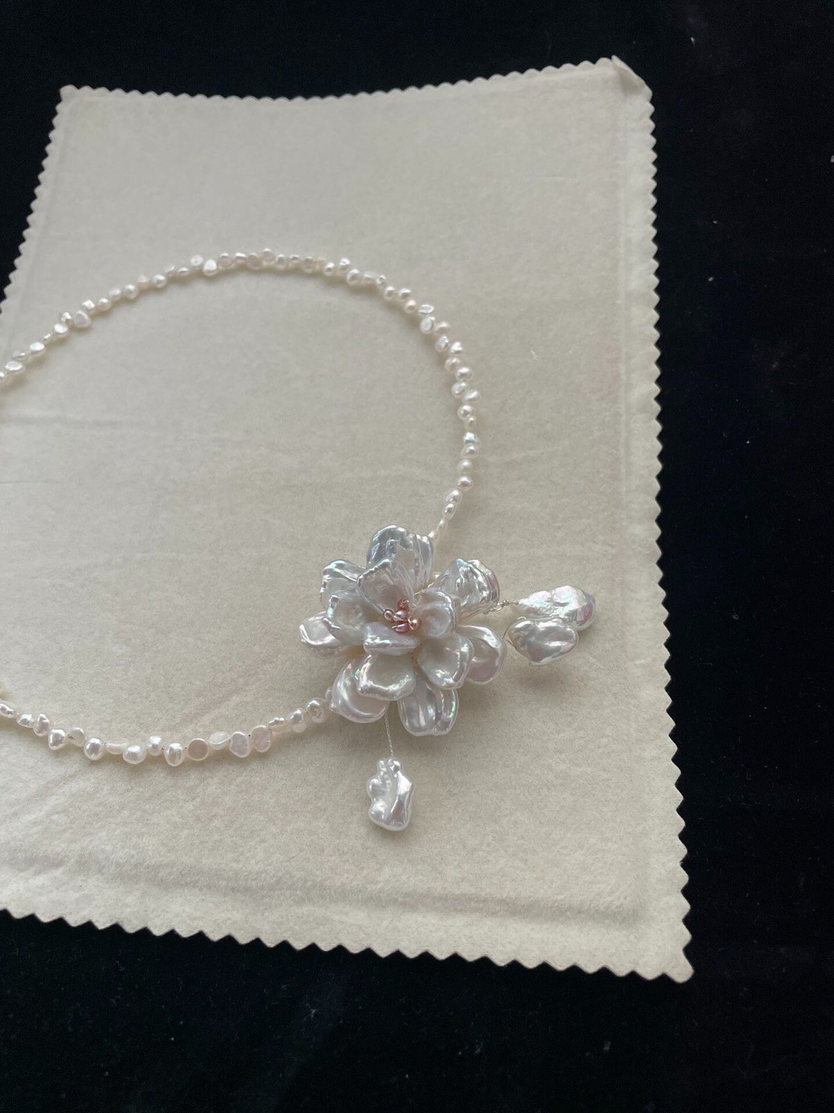 Natural Pearl Floral Baroque Choker