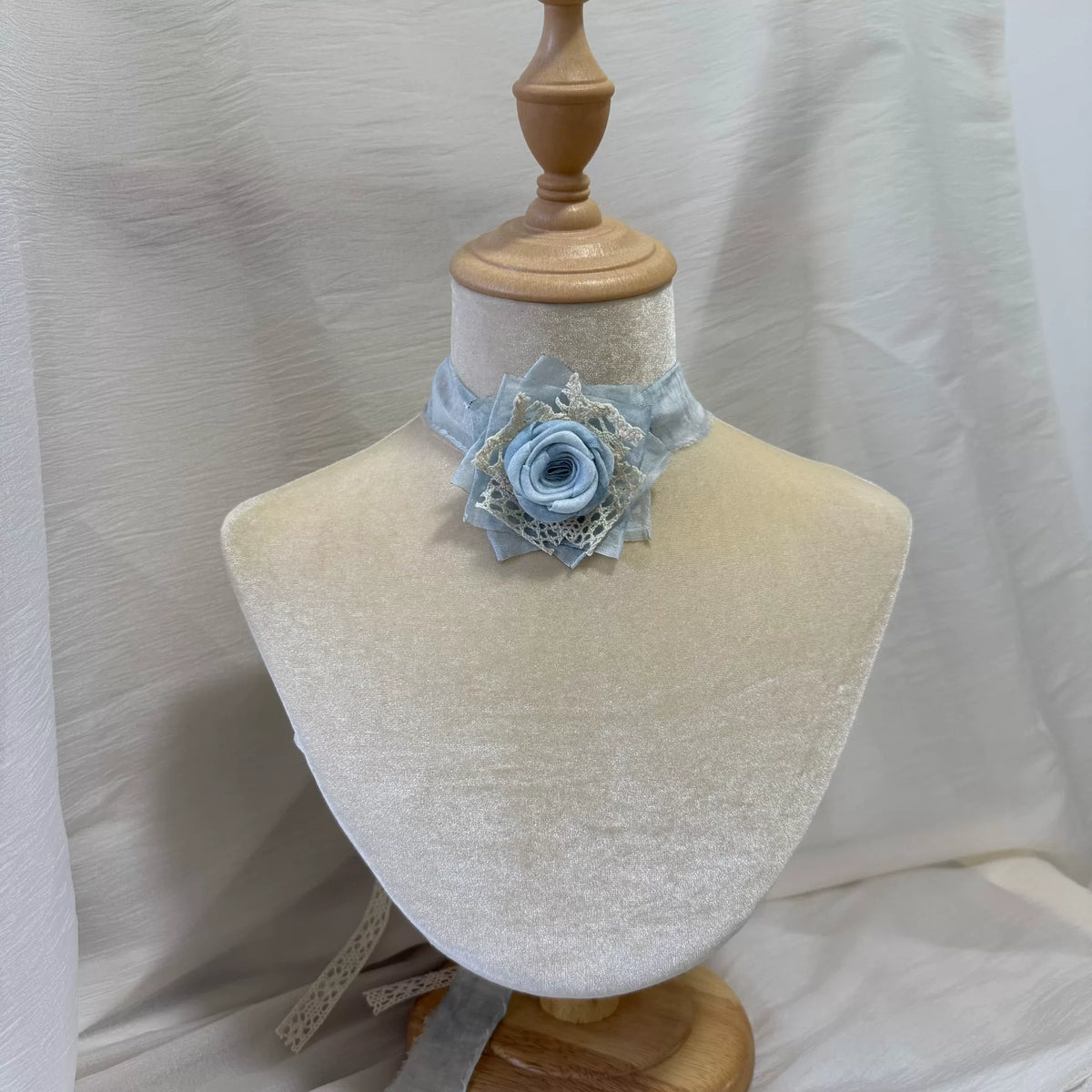 Stofblauwe Handgakte Roos Choker Hanfu Accessoire