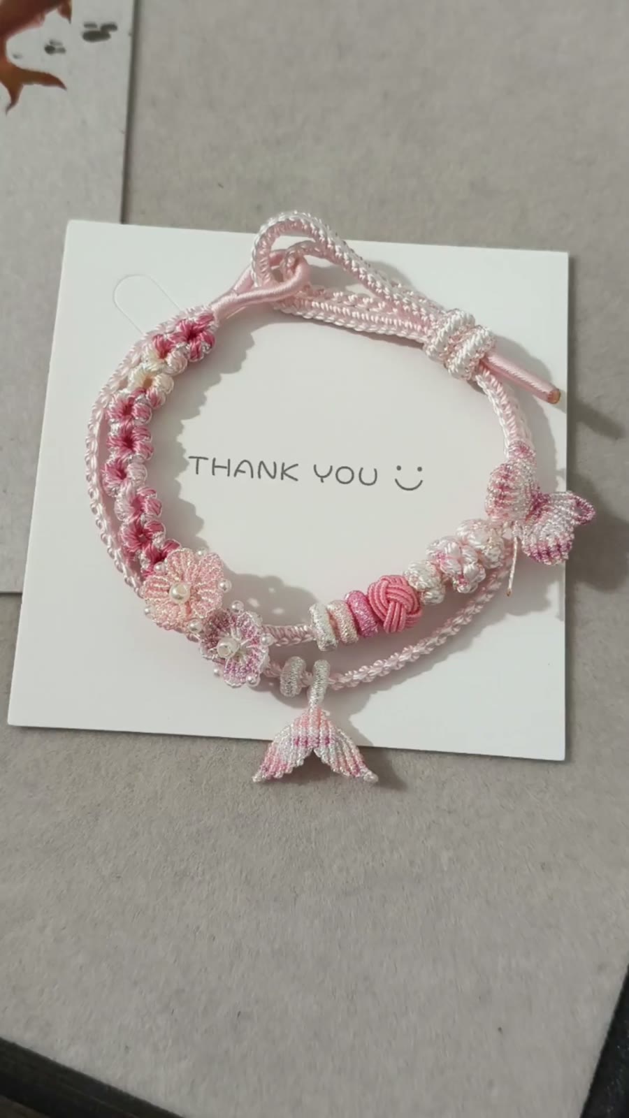 Pulseira Trancada em Gradiente Rosa e Branco Artesanal
