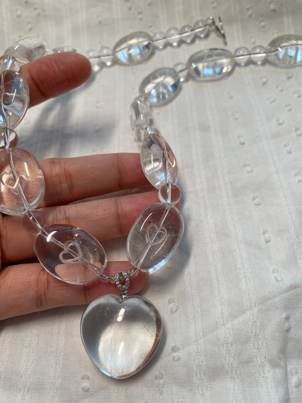 Collar con colgante de corazón de cristal blanco