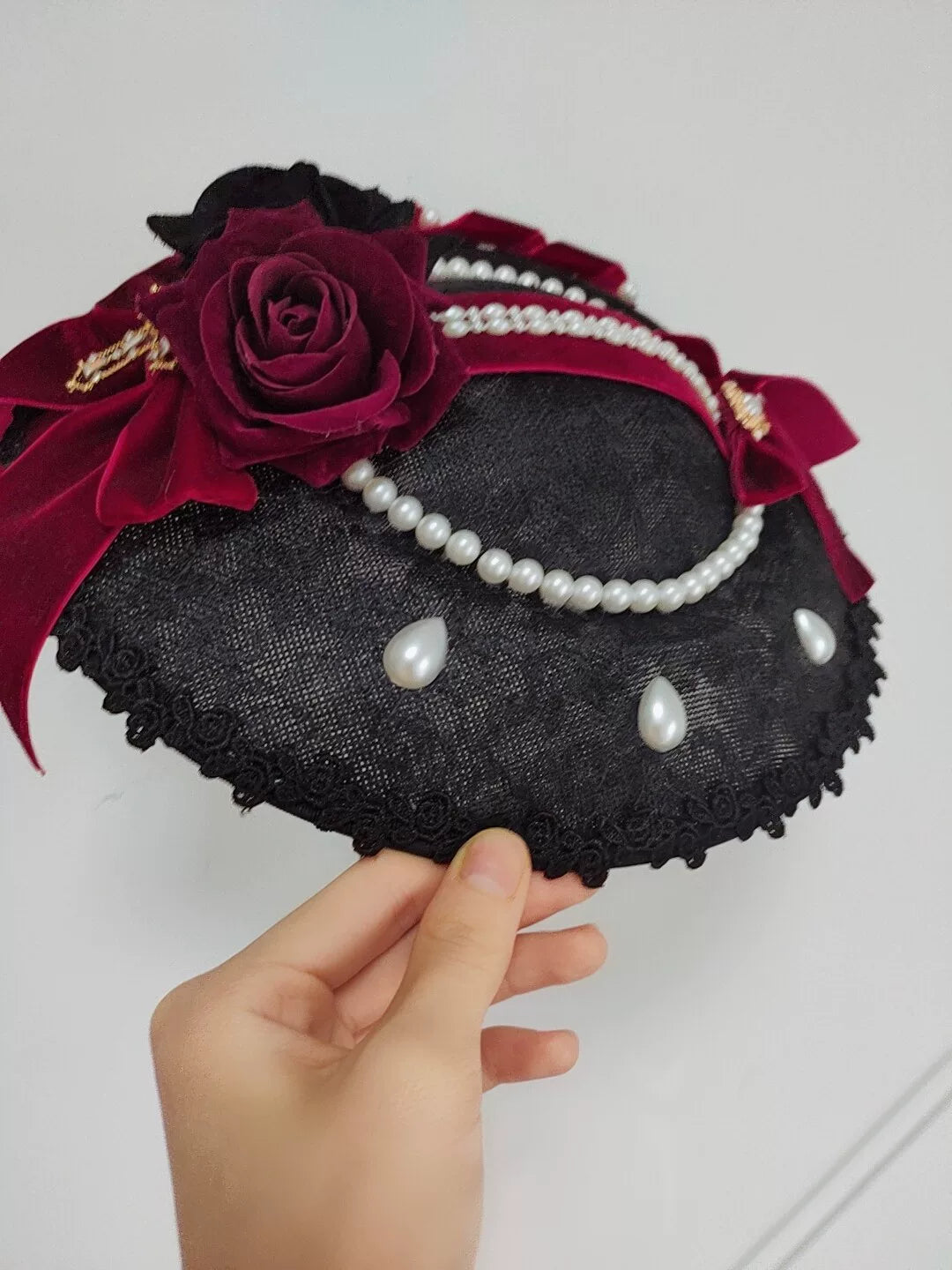 Schwarzer Weinroter Samt-Spitzen-Lolita-Flachhut