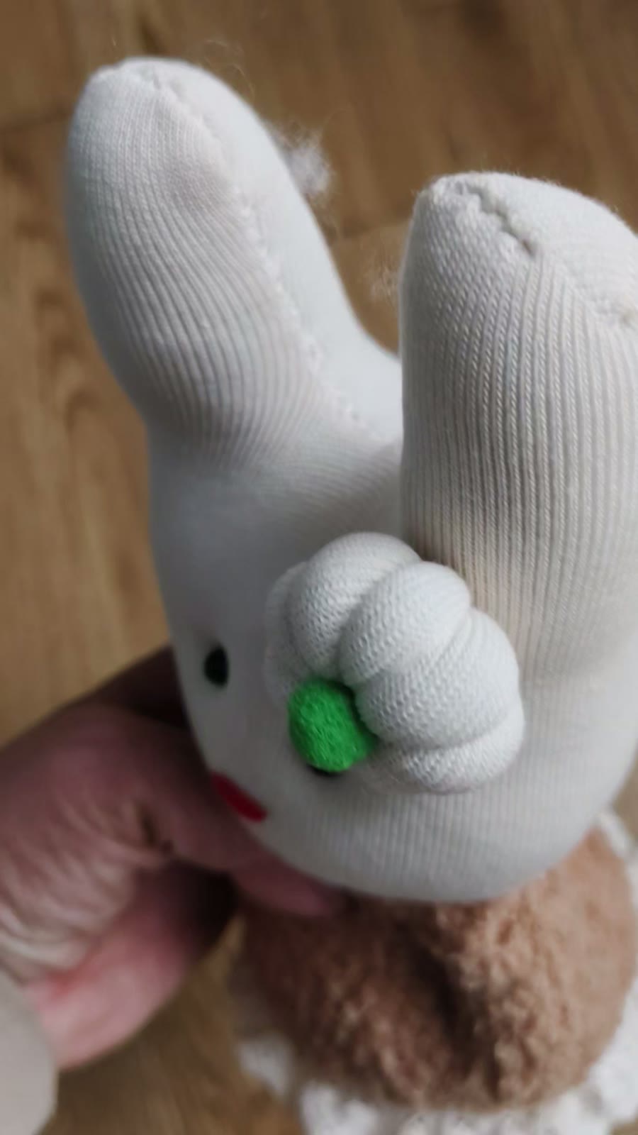Handgemaakte konijnenpop van sokkenstof 23 cm