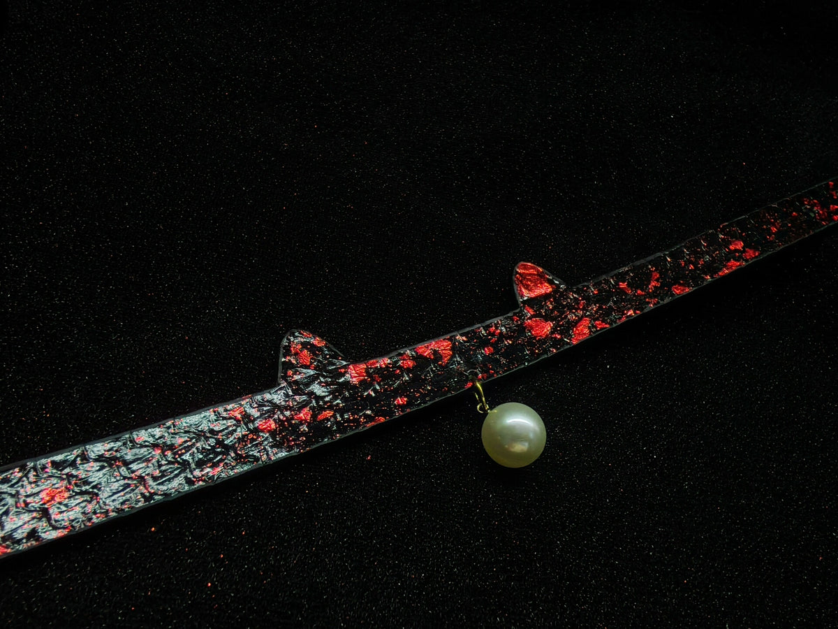 Dark Fire Leather Cat Ear Pearl Collar