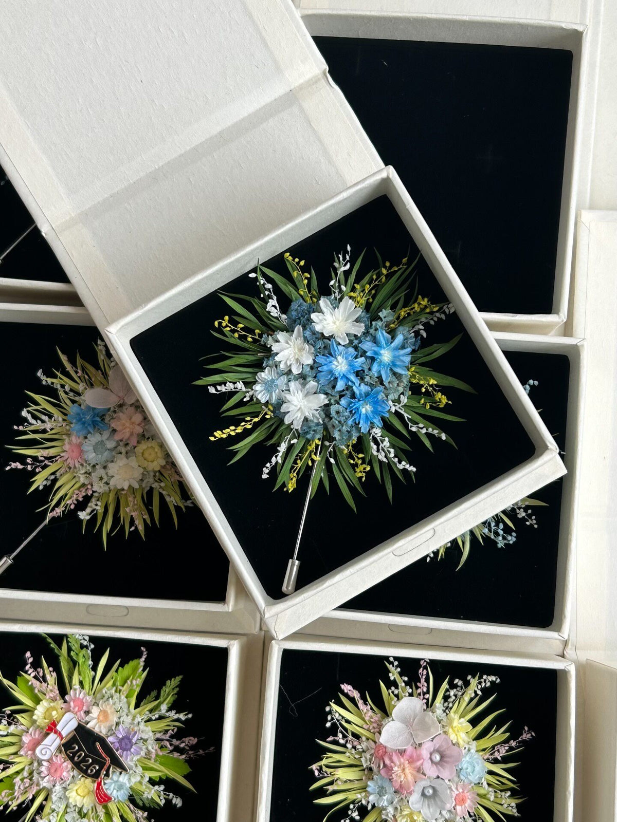 Broche Fleur Stabilisée Bleu et Blanc