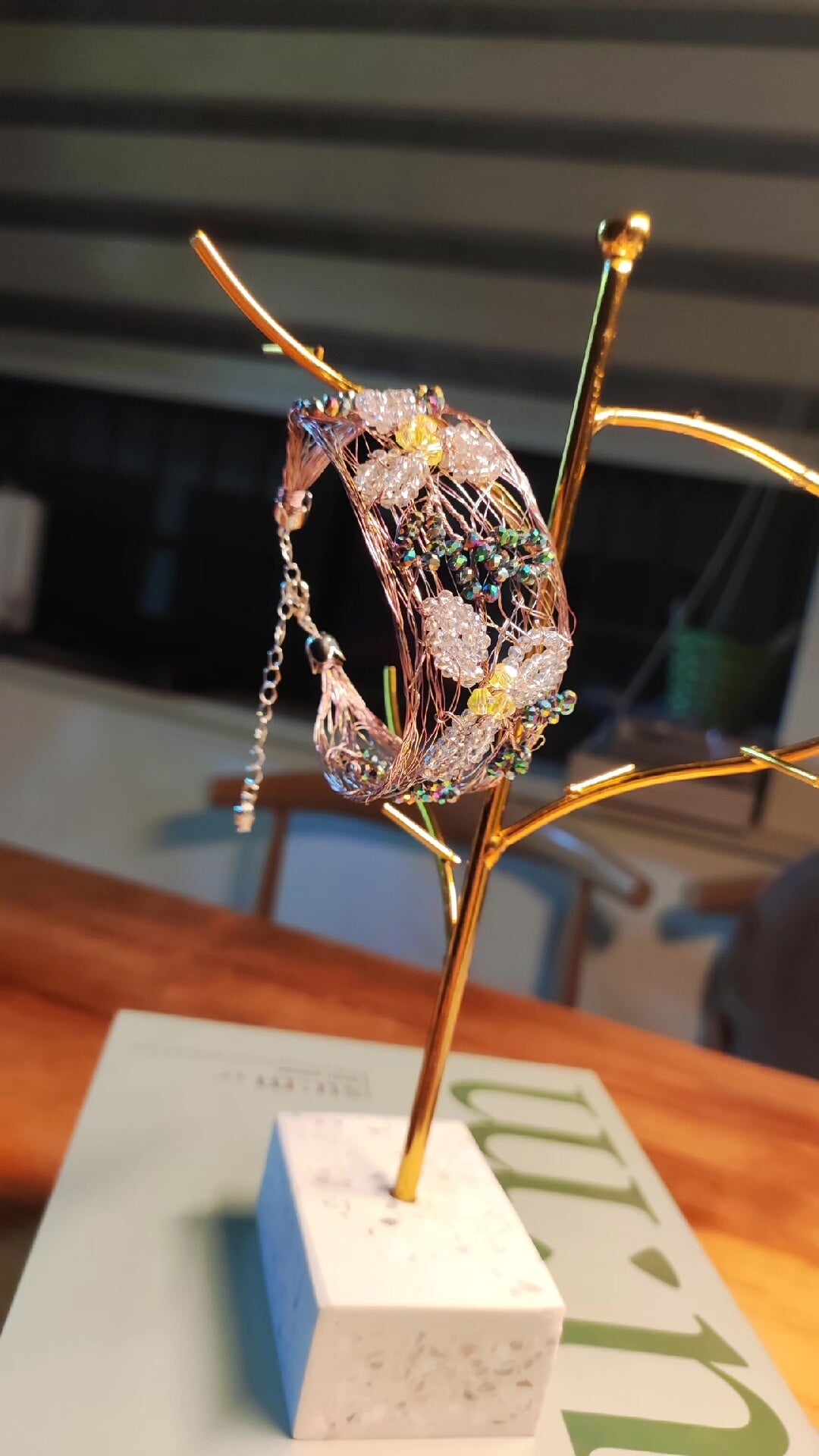 Bracelet artisanal fleur en cuivre et cristal