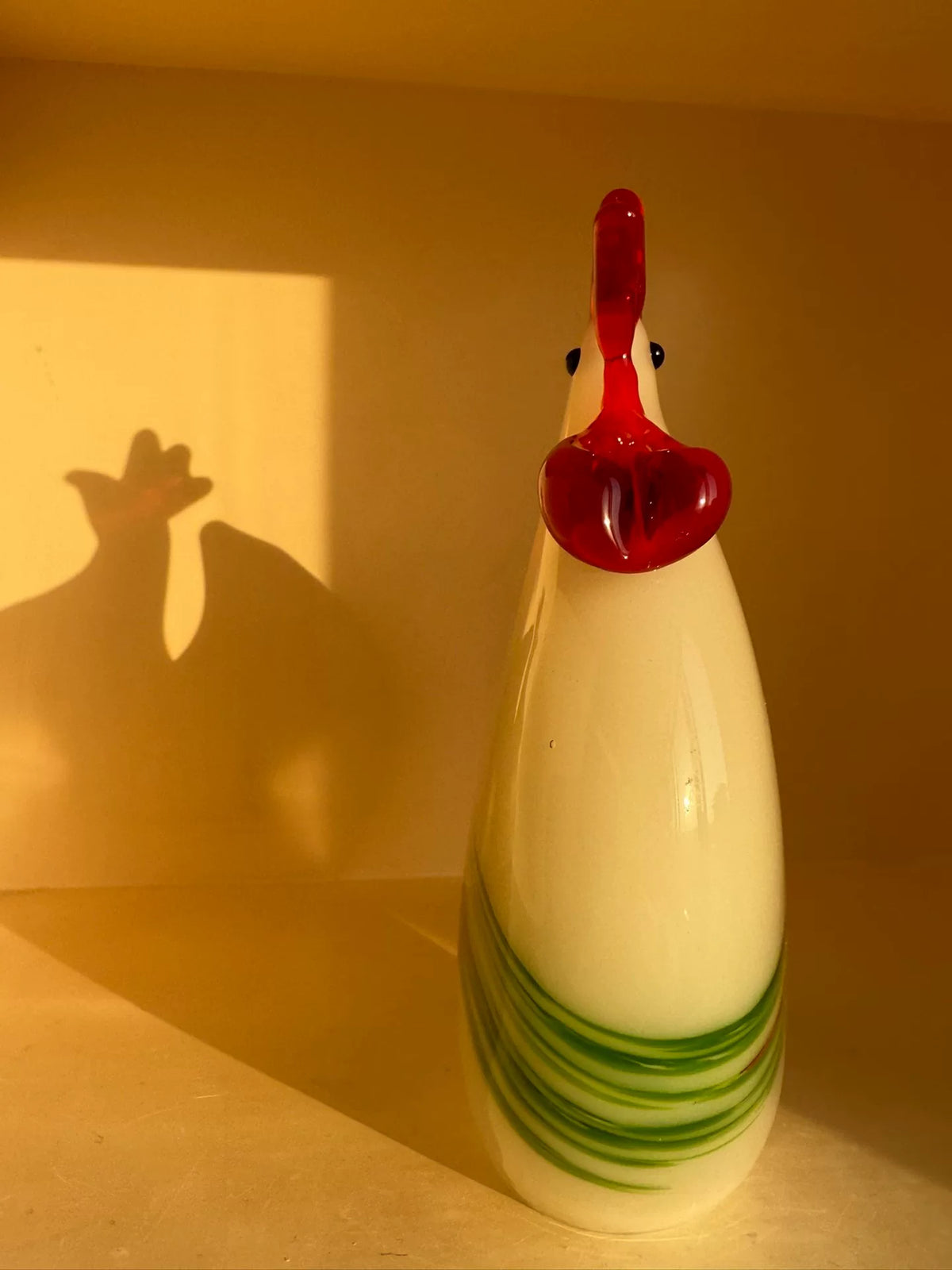 Vintage glazen haan figuurje in wit jade