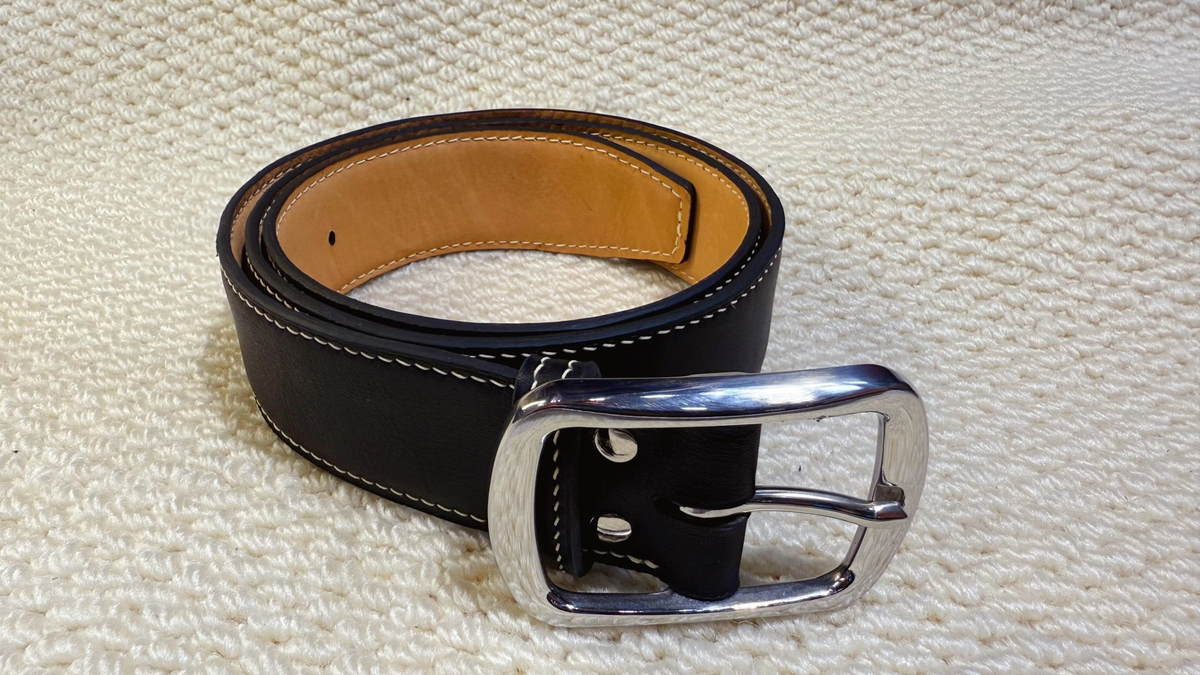 Cinturón de cuero Barenia negro hecho a mano