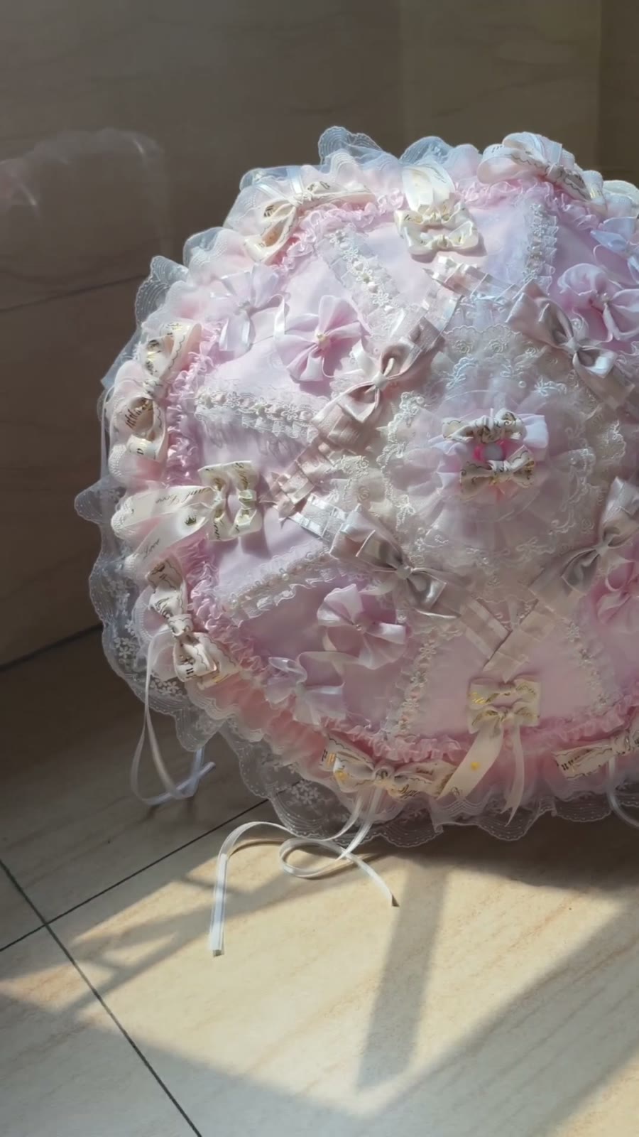 Ombrelle en dentelle Lolita rose et dorée, faite à la main