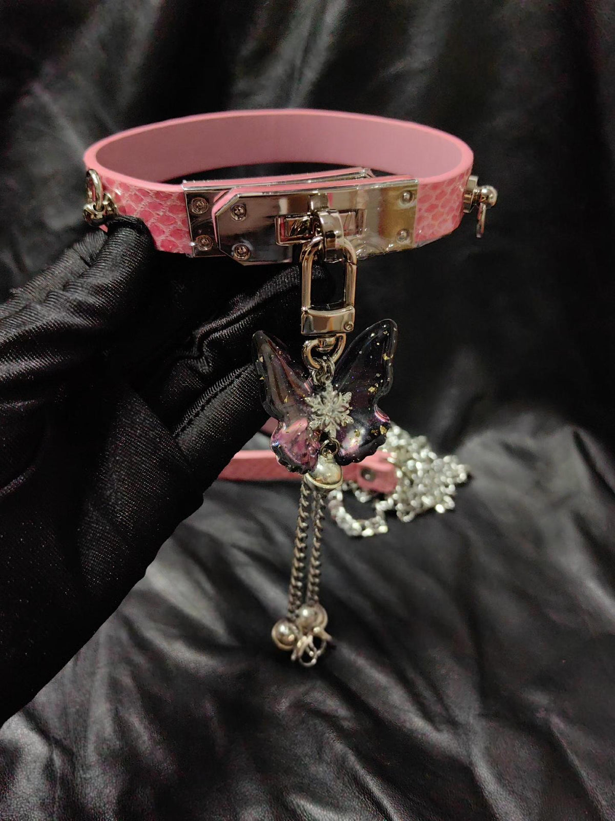 Pink Snake Choker with Detachable Butterfly Leash Set