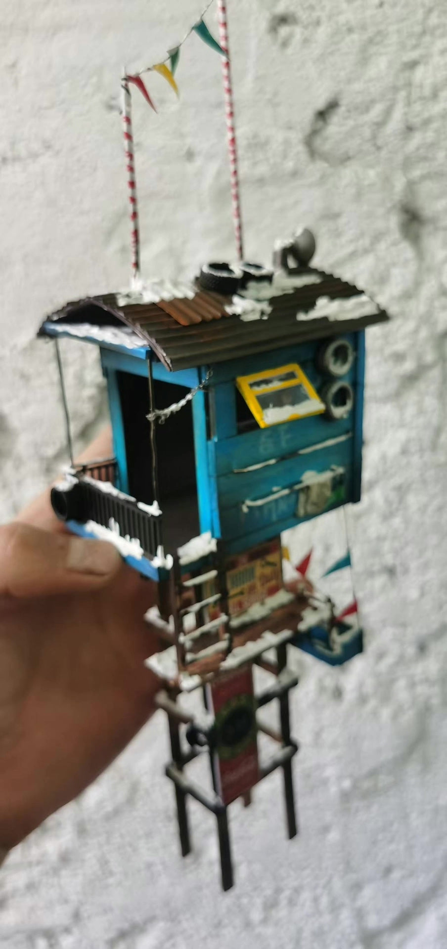 1/64 Scale Post-Apocalyptic Wooden Cabin Snow Model