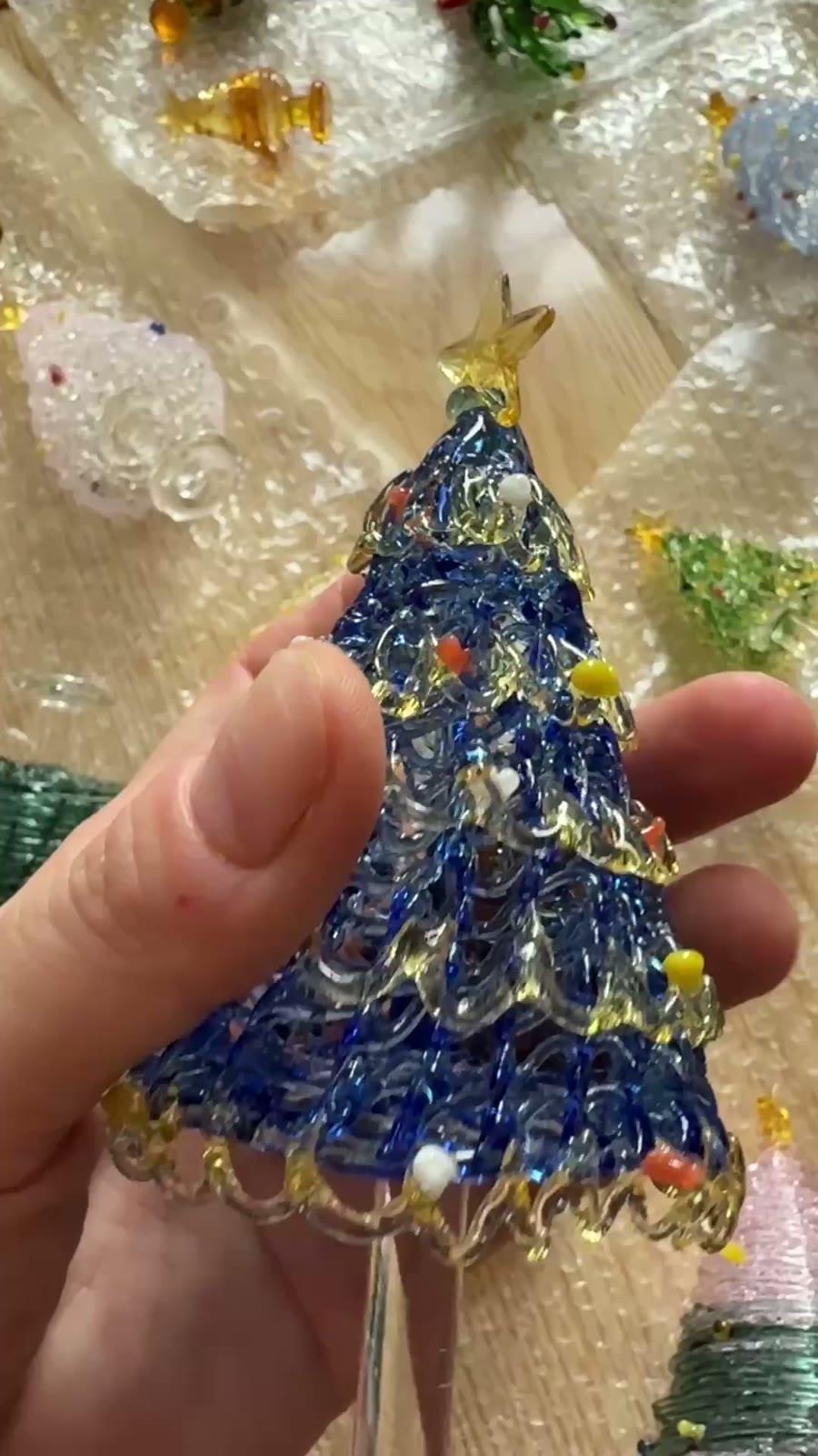 Ornamento per albero di Natale in vetro blu cobalto artigianale