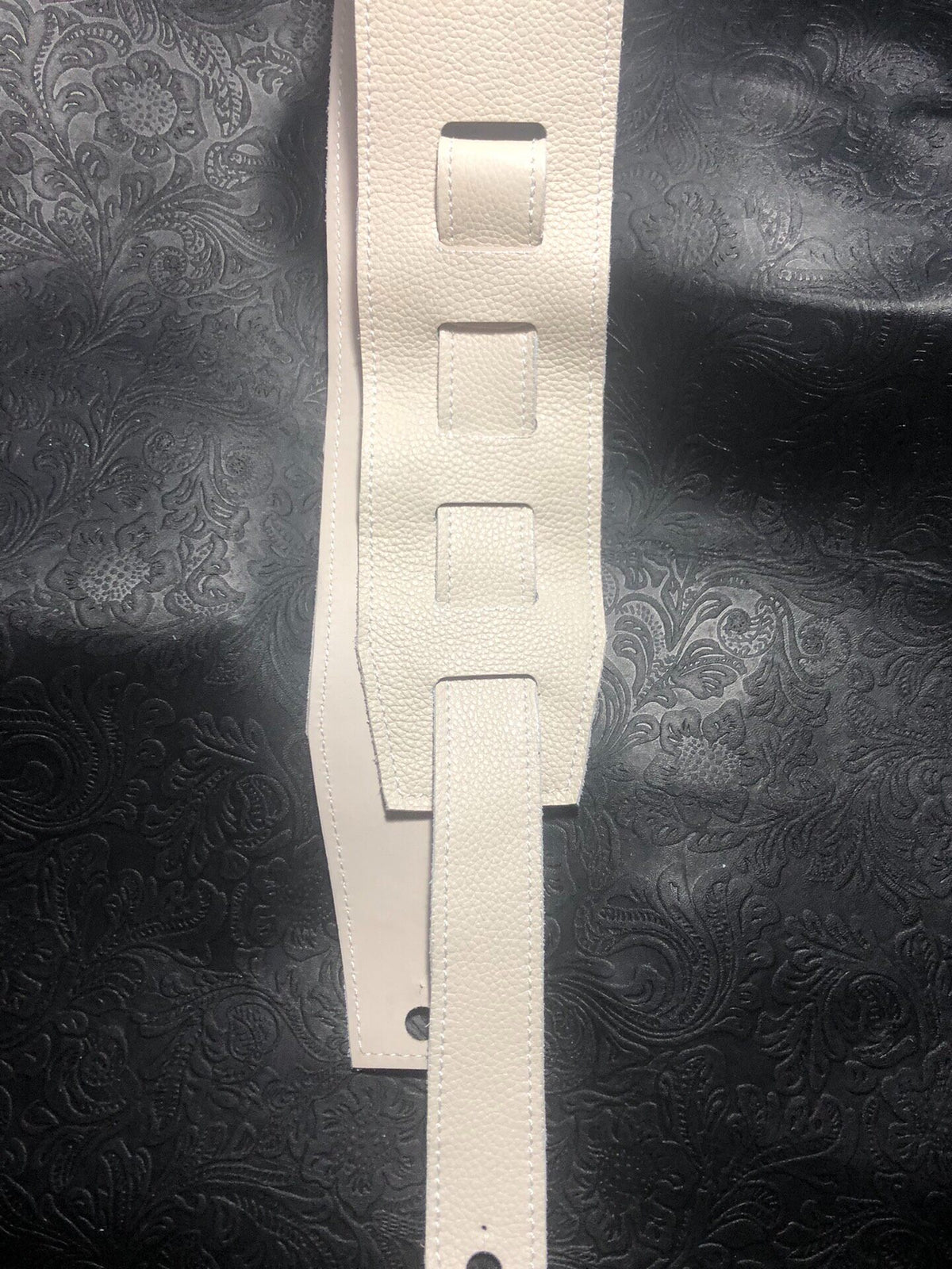Khaki Lychee Grain Leather Guitar Strap