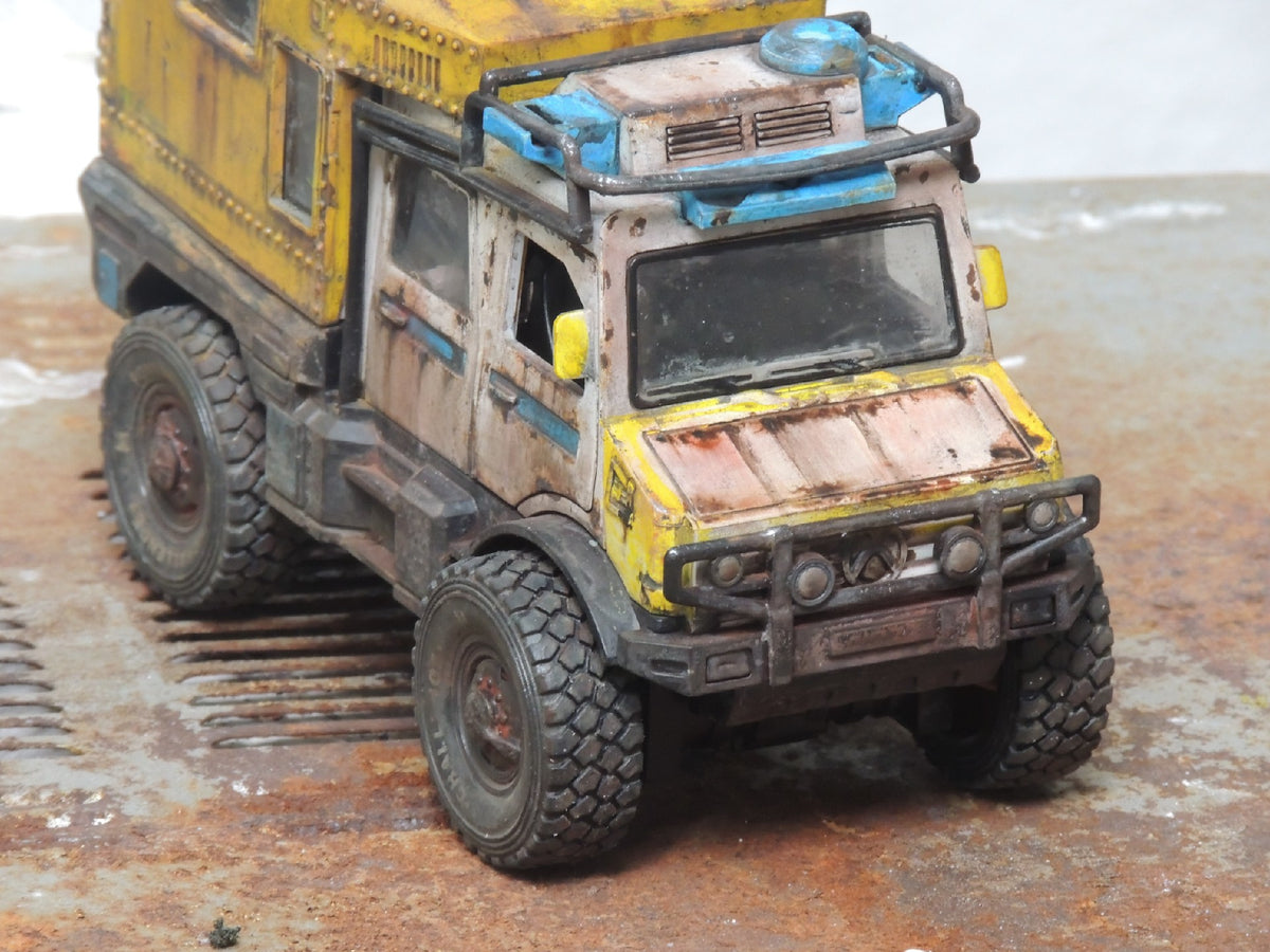 Post-apocalyptische verweerde camper modelkit