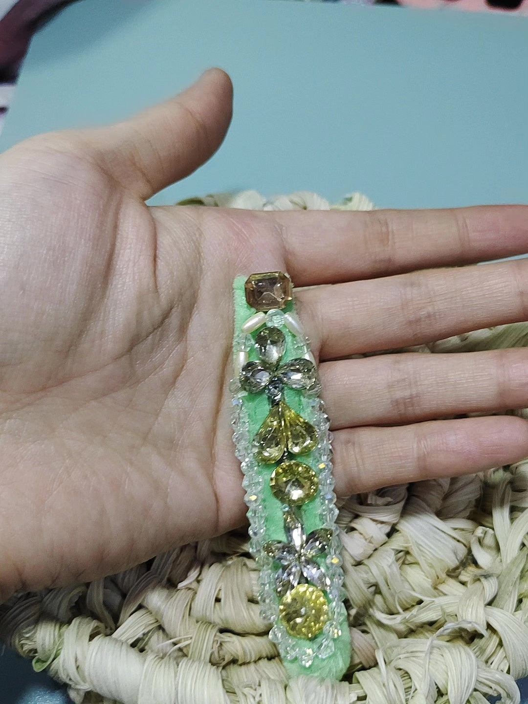 Mintgroene Haarspeld met Steenen en Kralen