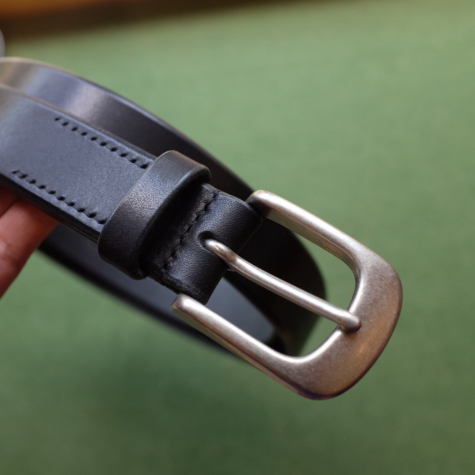 Black Leather Belt with 4.0-4.5mm Thickness and Single-Prong Buckle
