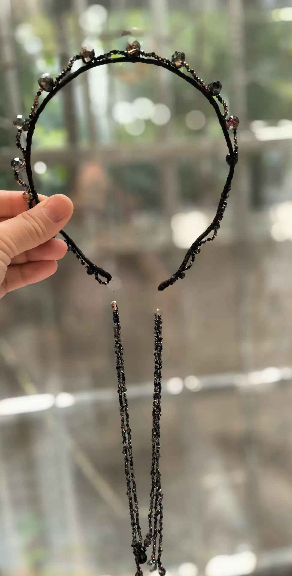 Fascia tessuta a mano con cristalli e nappe staccabili