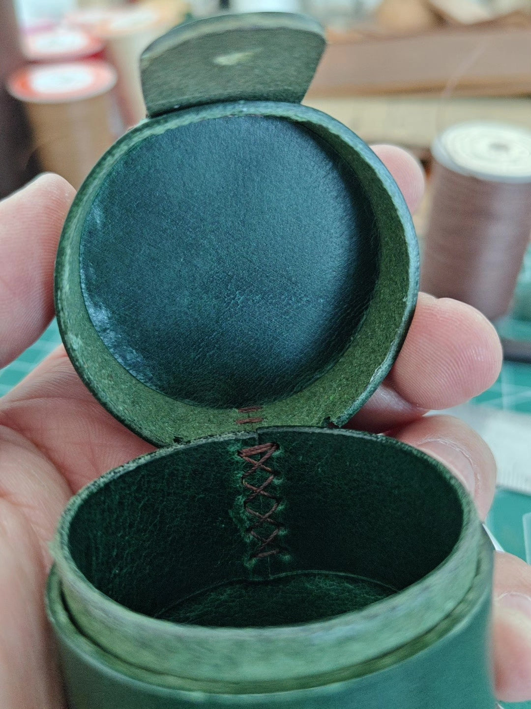 Vegetable Tanned Leather Thumb Ring Case