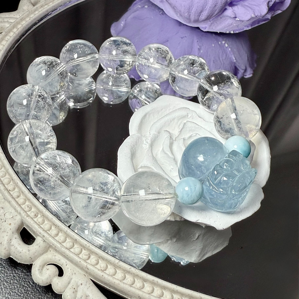 Armband med naturlig akvamarin, pixiu och blå nålkristall