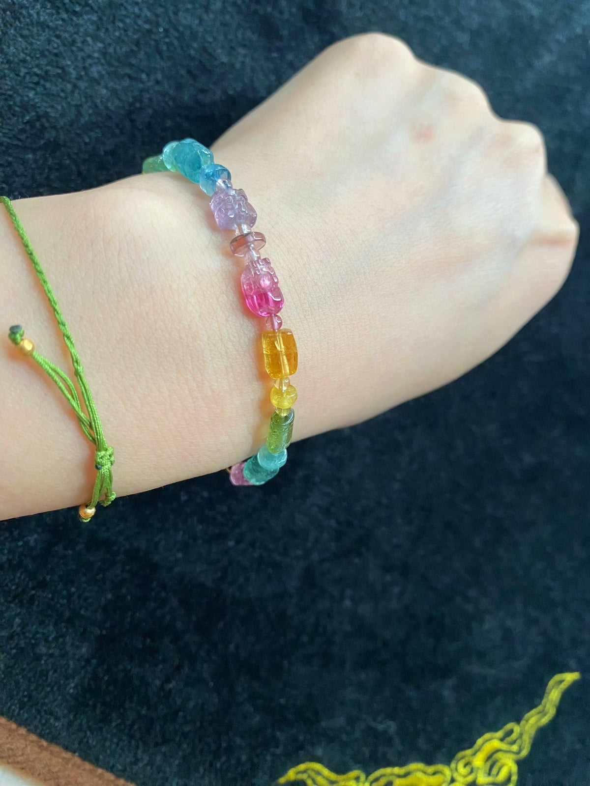 Pulsera de cuentas de turmalina arcoíris con Pixiu
